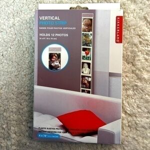 ☀️2/$14☀️Kikkerland Vertical 4" x 6" Hanging Photo Strip